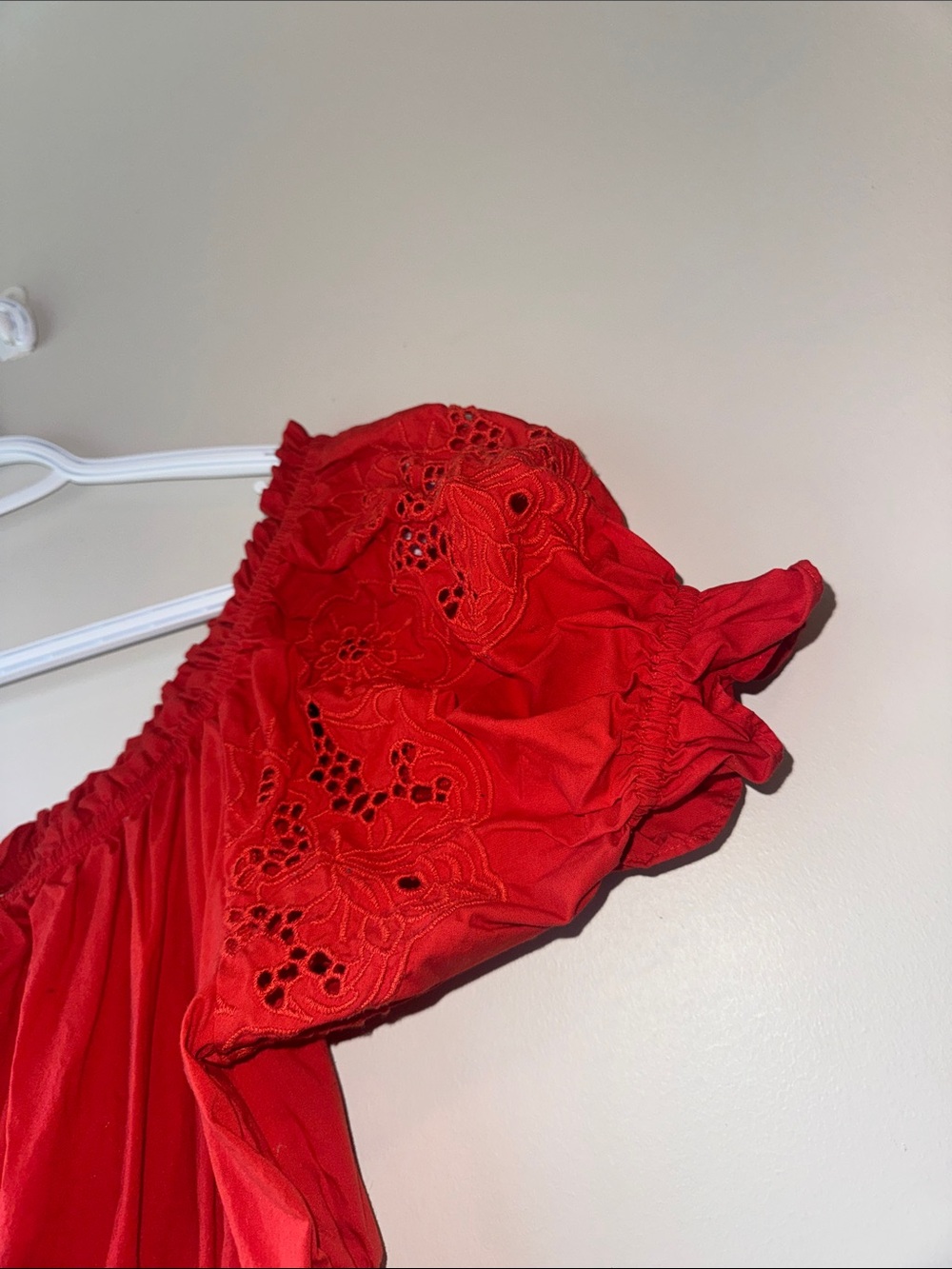 H&M Red Puff-Sleeve Midi Dress with Smocked Bodice - Picture 3 of 3